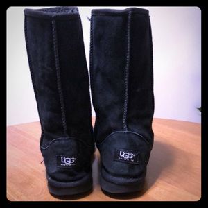 Tall black uggs